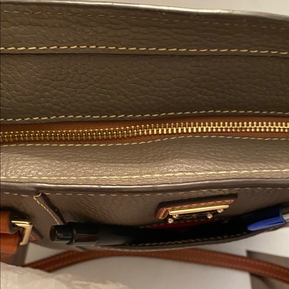 Dooney and Bourke Lexington handbag - Picture 6 of 7